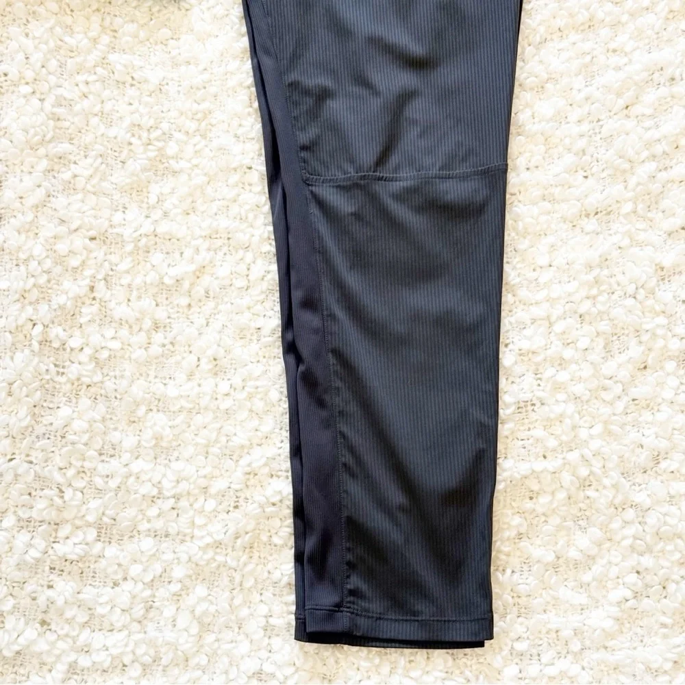 💋lululemon athletica  beyond the studio slip Gray Pants size 6